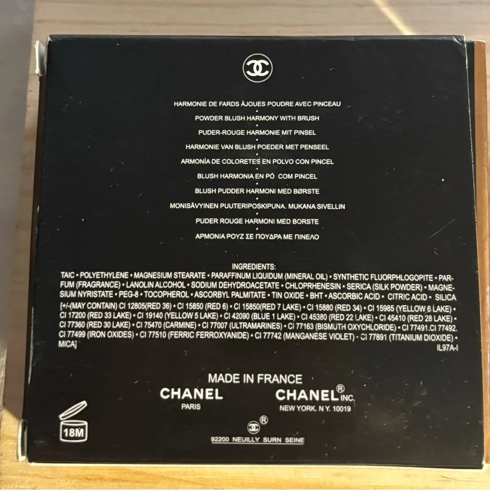 CHANEL elegant blush
